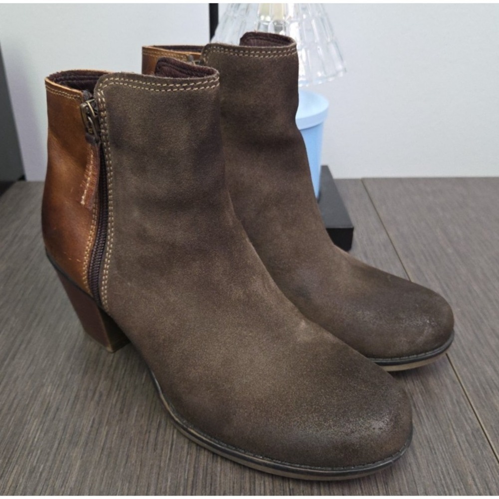 Roan by Bed|Stü "Lina" Mixed Leather Bootie‎ 8.5M Brown Distressed Stack Heel